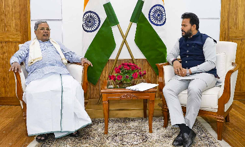 Ktaka CM discusses development of Mysuru, Kalaburgi, Vijaypur airports with aviation min Ktaka CM discusses development of Mysuru, Kalaburgi, Vijaypur airports with aviation min