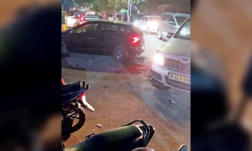 Chennai Citizen Connect: Commuters demand U-turn to ease congestion at Tambaram station entrance