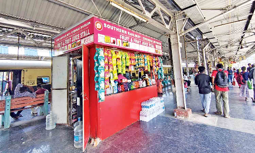 Chennai: Sellers on railway platforms overcharge soft drinks