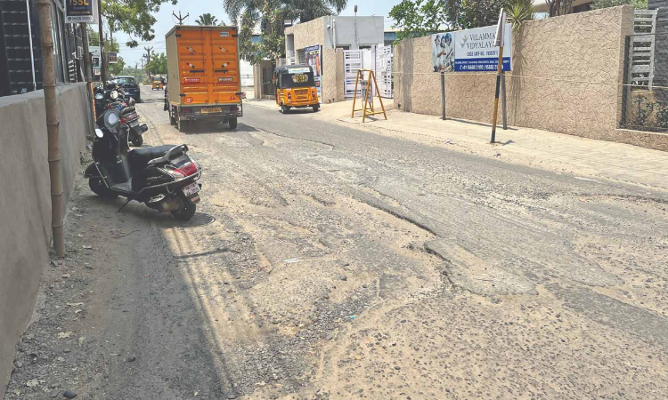 Re-lay damaged Paruthipattu Road, urge Tiruverkadu residents