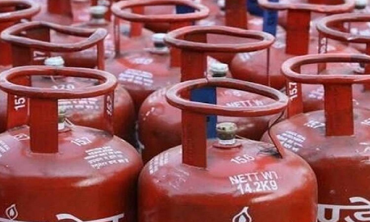 LPG price hiked by Rs 50; Rs 2 hike in excise duty erases benefits from declining oil prices