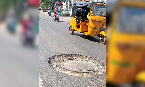 Chennai Citizen Connect: Damaged manhole on Demellows Road poses threat to motorists