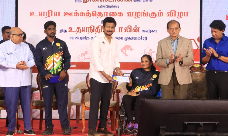 DyCM Udhayanidhi felicitates para-athletes, hands out cash awards