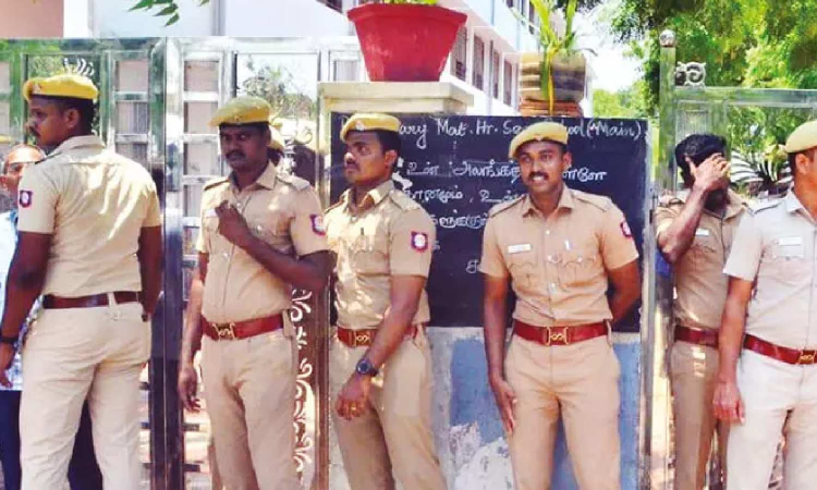 Chengalpattu cops hail act of honesty by visually impaired