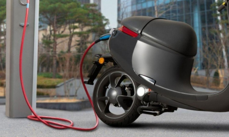 Rising competition in Indian e2W industry to drive volume growth to 25 pc this fiscal Rising competition in Indian e2W industry to drive volume growth to 25 pc this fiscal