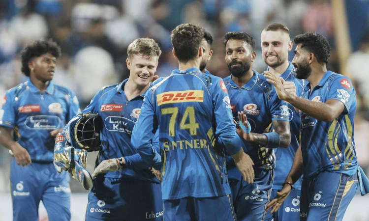 IPL 2025: Bowlers help Mumbai Indians restrict SRH to 162/5 at Wankhede IPL 2025: Bowlers help Mumbai Indians restrict SRH to 162/5 at Wankhede