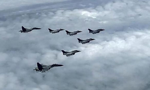 Saudi F15 jets escort PM Modis aircraft