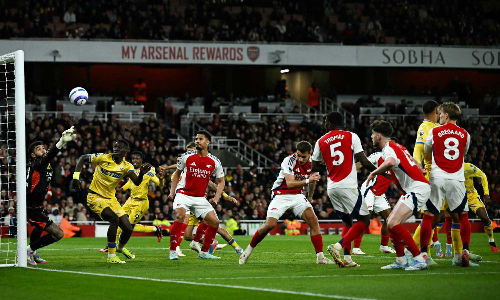 Premier League: Liverpool must wait to clinch title after Arsenal draws with Palace