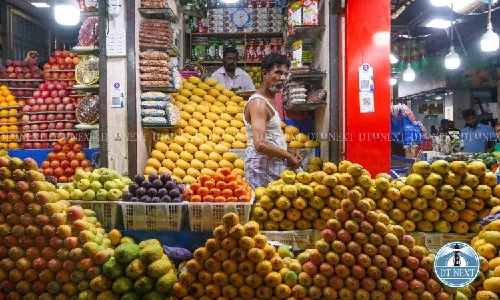 Mango season kicks off in Koyambedu market; Alphonso and Banganapalli priced up to Rs 150/kg