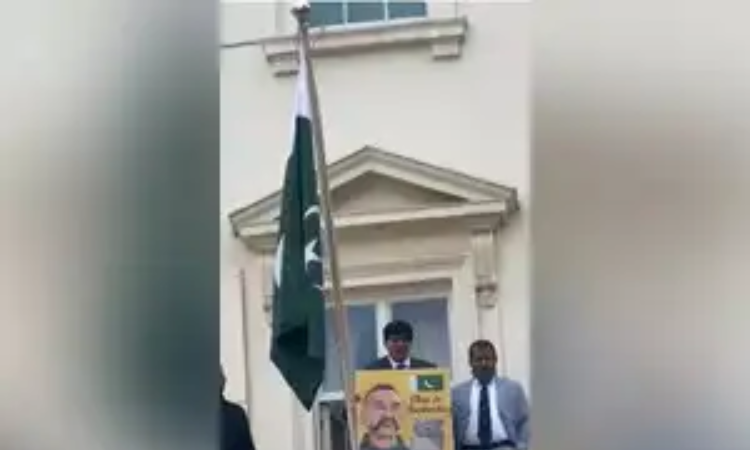 Indian, Pakistani protesters face off in London; Pak diplomatic official makes threatening gestures Indian, Pakistani protesters face off in London; Pak diplomatic official makes threatening gestures