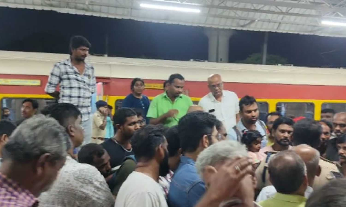 Silambu Express passengers protest AC coach mix-up at Tambaram railway station