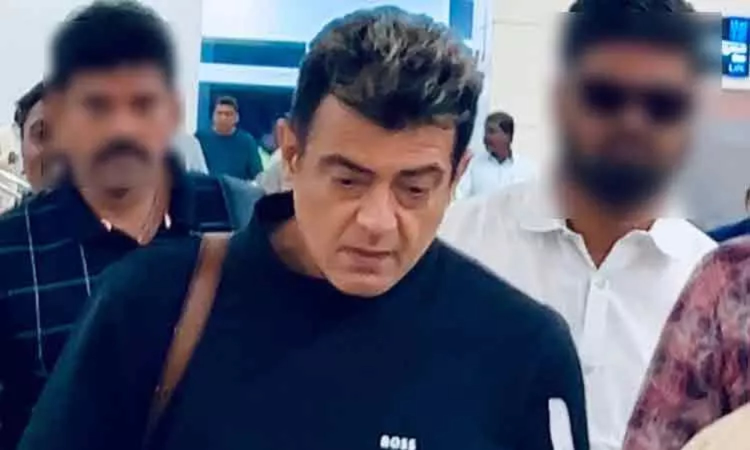 Ajith undergoes physiotherapy for knee buckling