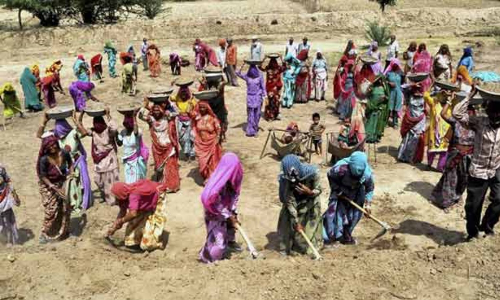 Centre clears Rs 2,999 cr MGNREGS funds due to TN govt