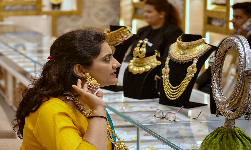 Chennai gold sovereign price hits record Rs 91,400 again on Oct 11, 2025
