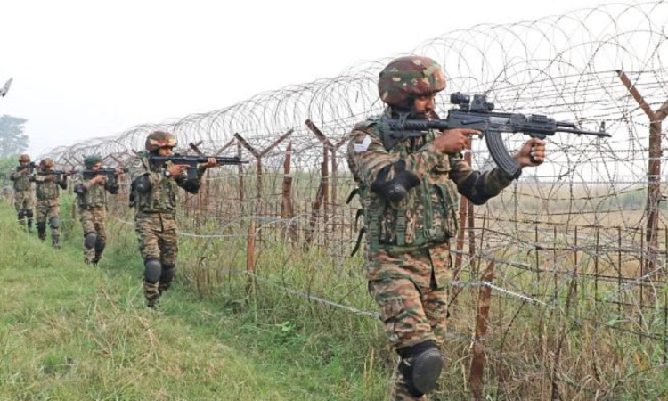 Pakistani troops violate ceasefire for 8th night, residents near LoC begin readying bunkers NAT