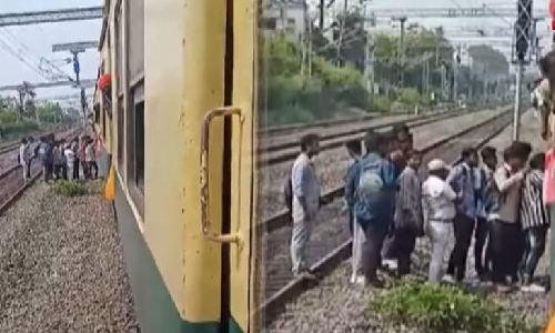 Youth seriously injured after falling from train near Nungambakkam