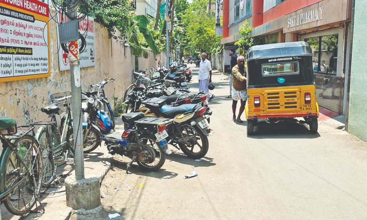 Chennai Citizen Connect: Clear illegally parked vehicles from Venkateshwara Lane, urge residents Chennai Citizen Connect: Clear illegally parked vehicles from Venkateshwara Lane, urge residents