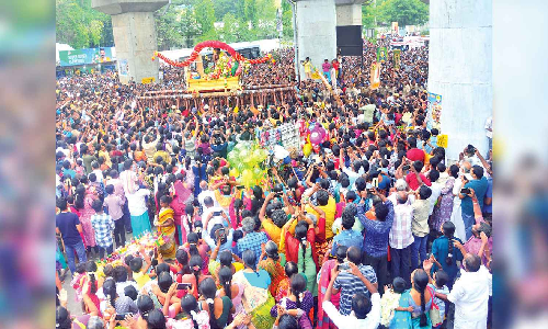 Lakhs throng Madurai to see Azhagar’s entry into Vaigai