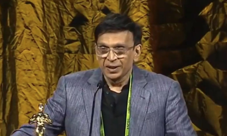 Dr Amar Agarwal’s pinhole eye surgery procedure receives international award Dr Amar Agarwal’s pinhole eye surgery procedure receives international award