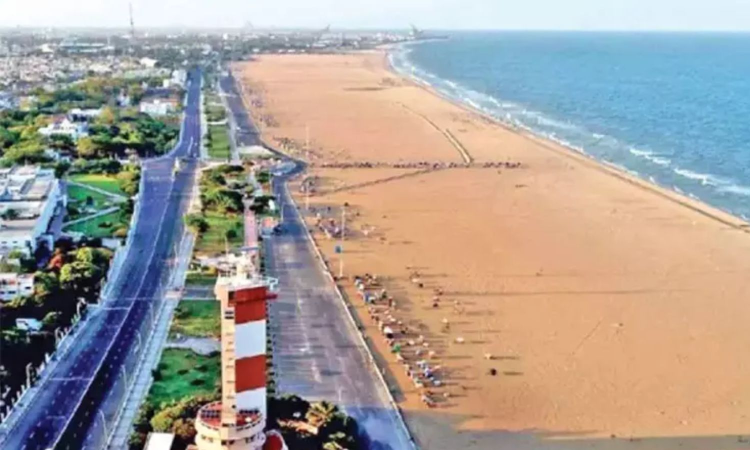 Marina beach Chennaiites haven when heat touches new highs