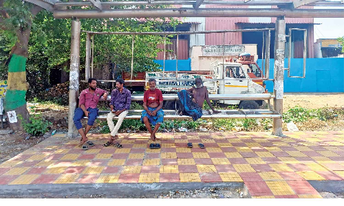 Roofless bus stop irks Tiruvottiyur residents