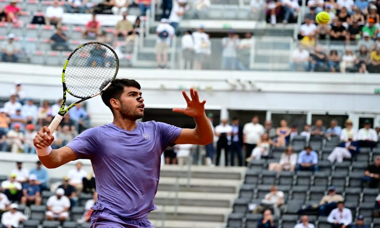 Italian Open: Alcaraz pulls past Khachanov to enter quarter-final
