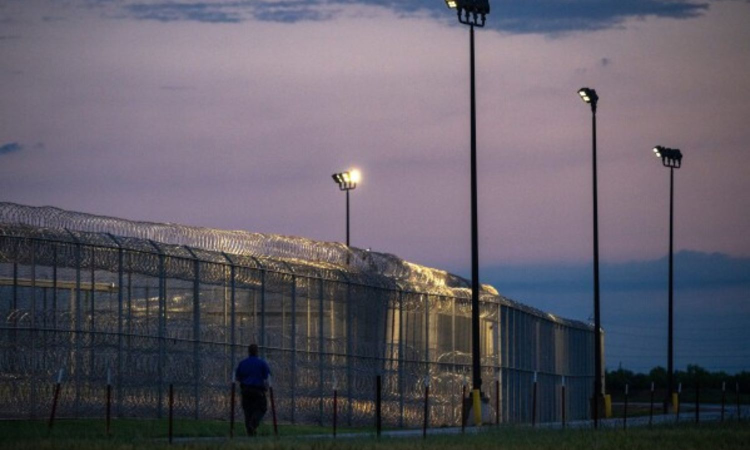 Supreme Court rejects Trump bid to resume quick deportations of Venezuelans under 18th-century law