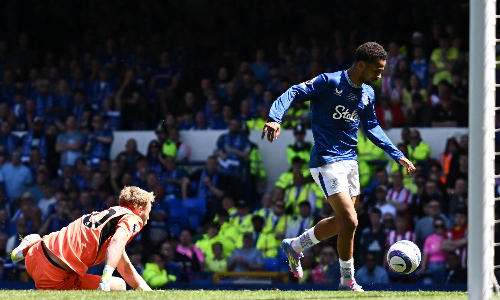Everton gives emotional Goodison winning farewell