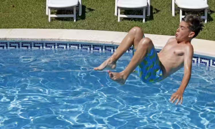 Manu jumping: Physics behind making humongous splashes in pool