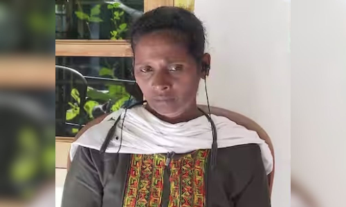 Dalit woman alleges shabby treatment at Kerala CM Vijayan’s office Dalit woman alleges shabby treatment at Kerala CM Vijayan’s office