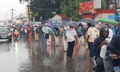 Moderate rain brings relief and chaos to Tambaram and Chennai suburbs Moderate rain brings relief and chaos to Tambaram and Chennai suburbs