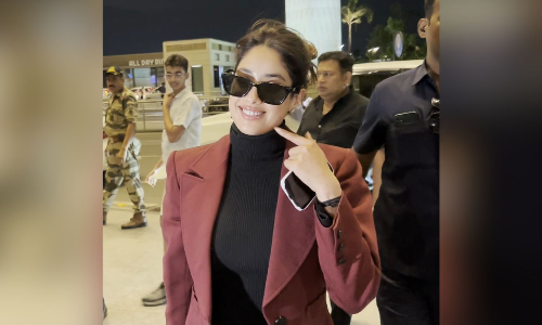 Janhvi Kapoor sets off for Cannes in style