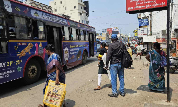 Chennai Citizen Connect: Commuters exposed to vagaries of  weather as bus stop near Ampa Mall lacks shelter