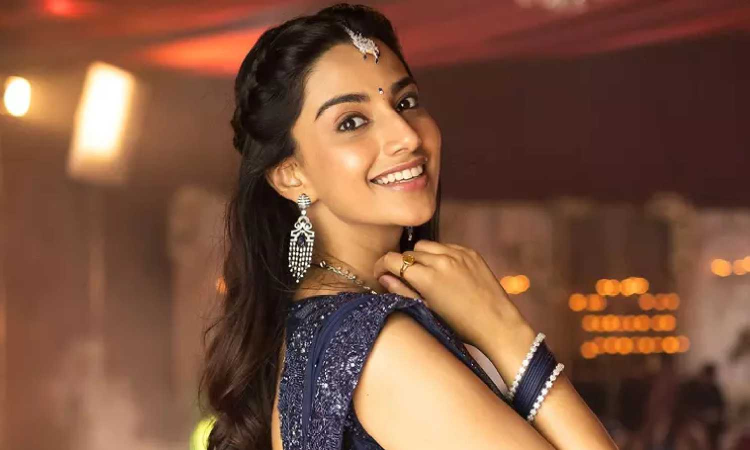 Meenaakshi Chaudhary replaces Sreeleela yet again Meenaakshi Chaudhary replaces Sreeleela yet again