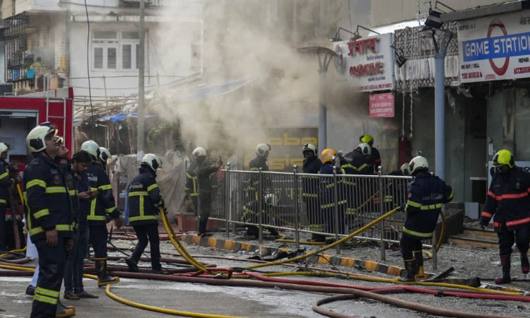 Fire breaks out at shop in central Mumbai; firefighter injured during operation to douse flames