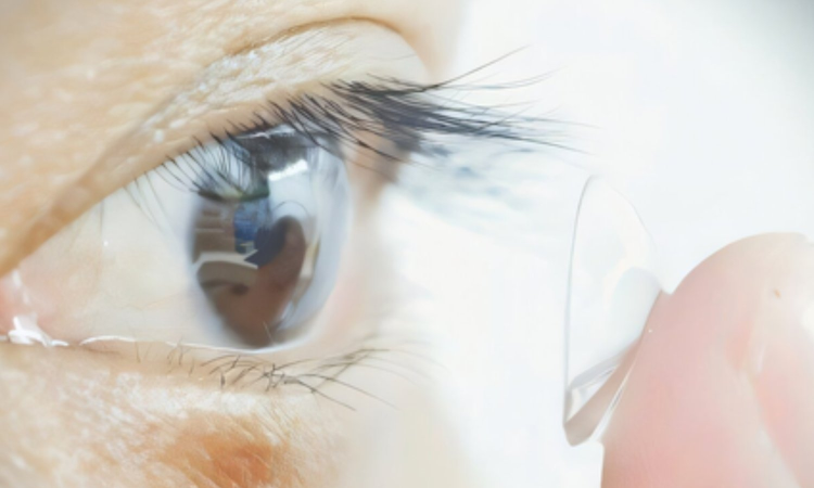 Scientists develop contact lenses that let humans see near-infrared light