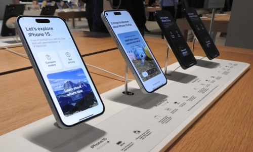 Apple ships record 4.9 million iPhones to India in Q3 2025