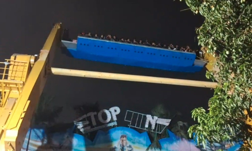 Giant wheel malfunction at an amusement park; rescue operations underway