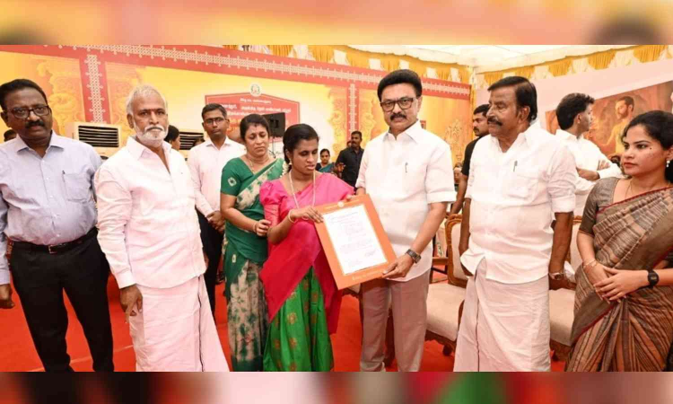 CM Stalin appoints visually challenged woman as ‘Othuvar’ in temple