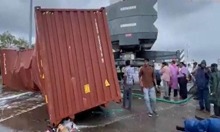 TN authorities alert for toxic debris washing ashore after Liberia-registered ship sinks off Kerala coast