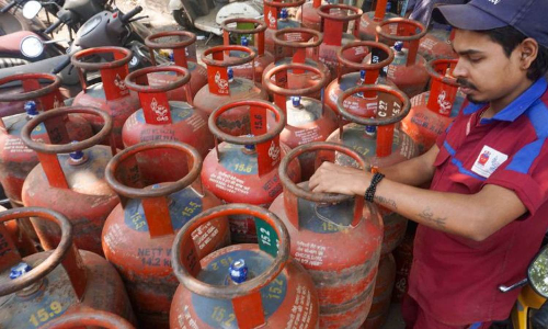 Cabinet approves Rs 30,000 cr subsidy to compensate oil firms for LPG losses