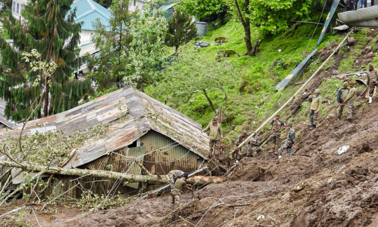 NDRF team rushed to Chhaten for search operations for missing soldiers