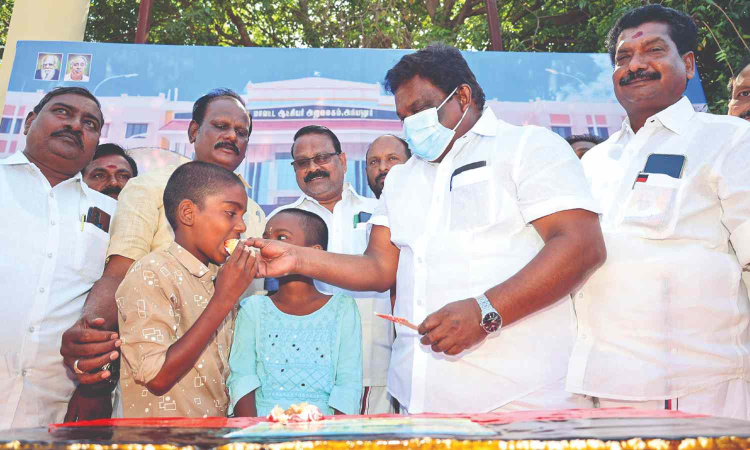 Won’t hike bus fares despite fund crisis inflicted by Centre: Minister SS Sivasankar