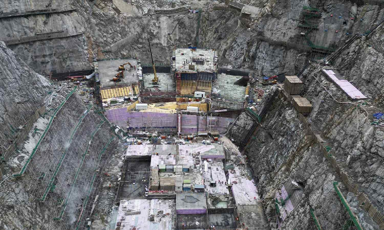 Global Alarm: Catastrophe on the roof of the world