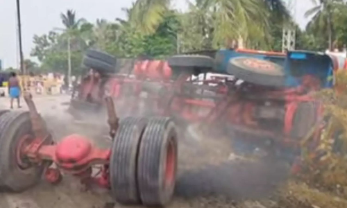 Acid-laden lorry runs over two cyclists, overturns near Kalpakkam
