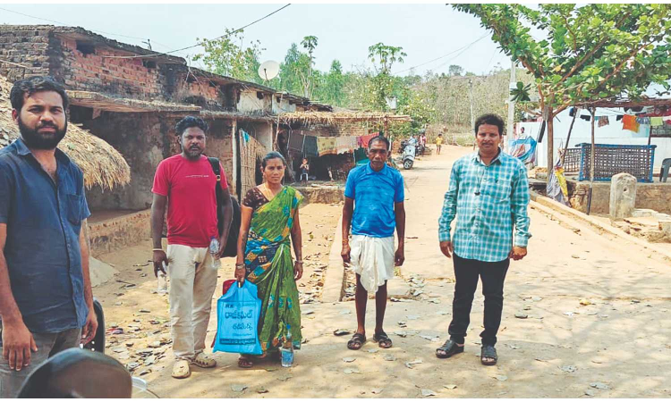 17 years a slave: How TN, AP officials rescued, reunited bonded labourer with kin 17 years a slave: How TN, AP officials rescued, reunited bonded labourer with kin