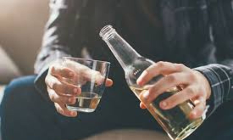 Alcohol consumption, vaping silently affect fertility in men and women: Experts