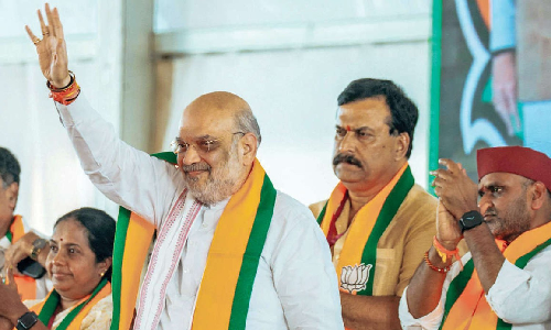 Amit Shah blows hot on DMK govt, hotter on dissenters within Amit Shah blows hot on DMK govt, hotter on dissenters within