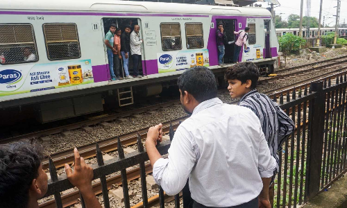 Four dead after falling off local trains near Mumbai; Railway mulls automatic doors