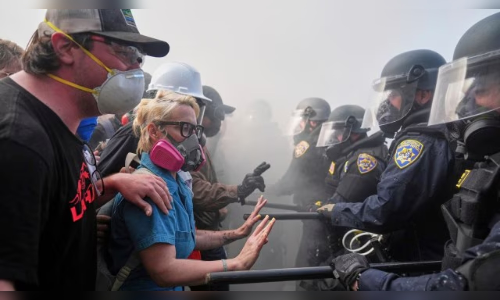 Trump authorises additional 2,000 National Guard members to Los Angeles, US officials say